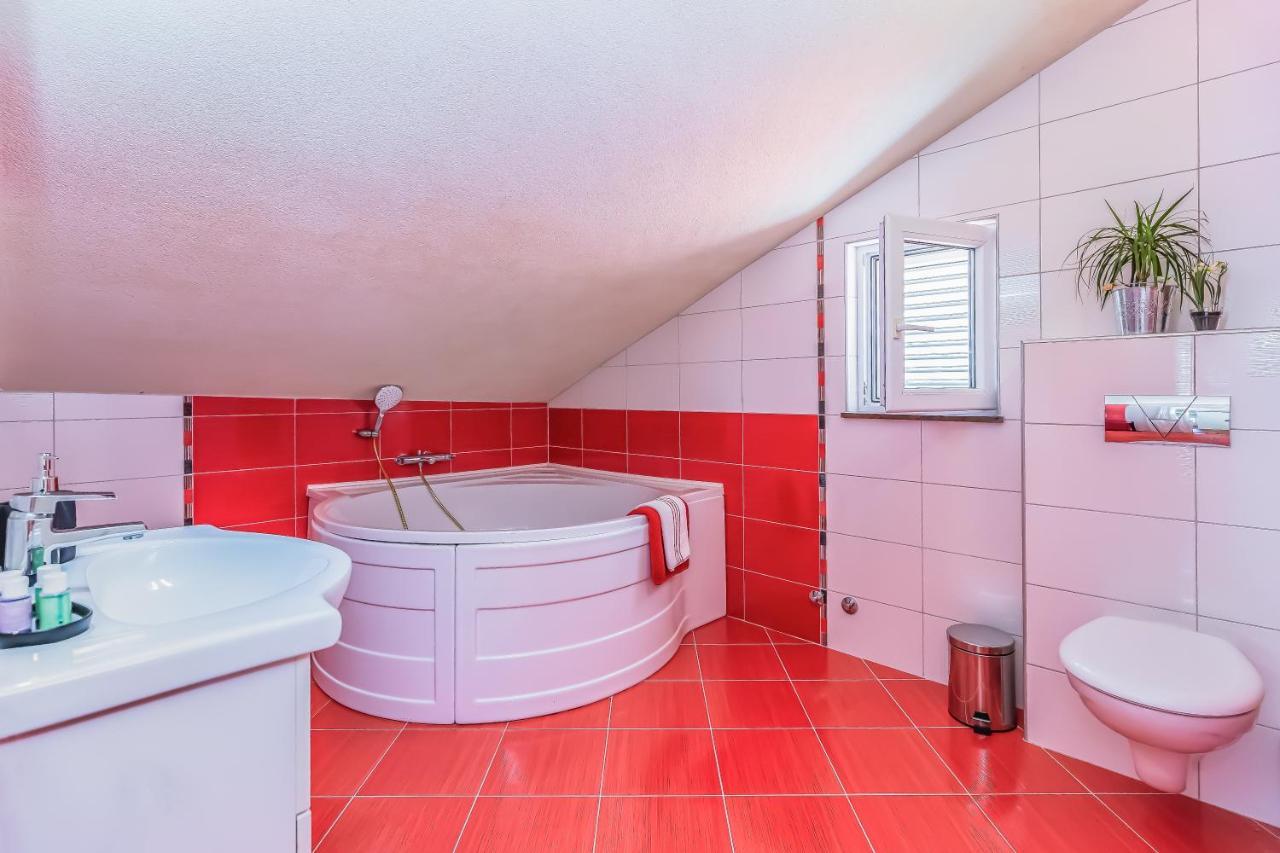 Apartmani Nikola Baška Voda Extérieur photo