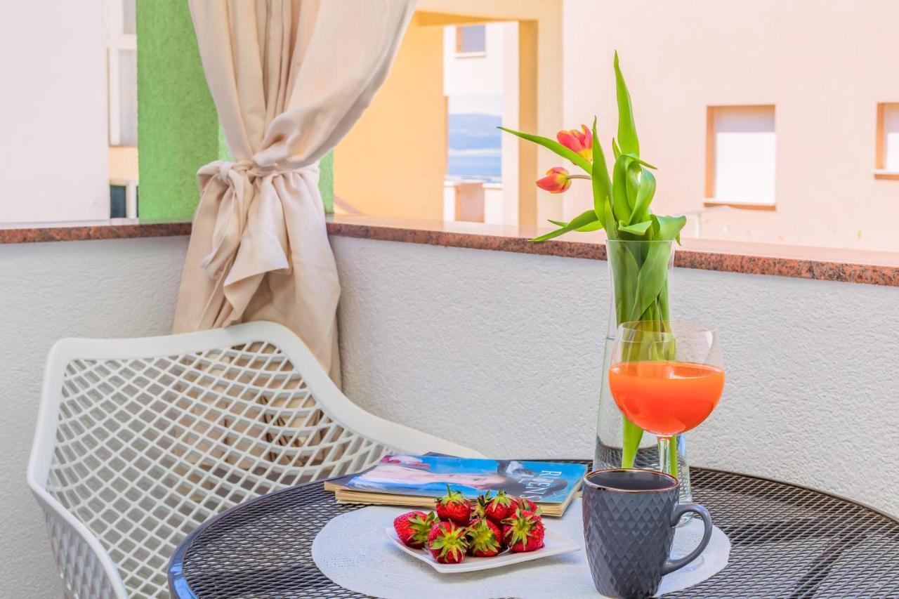 Apartmani Nikola Baška Voda Extérieur photo