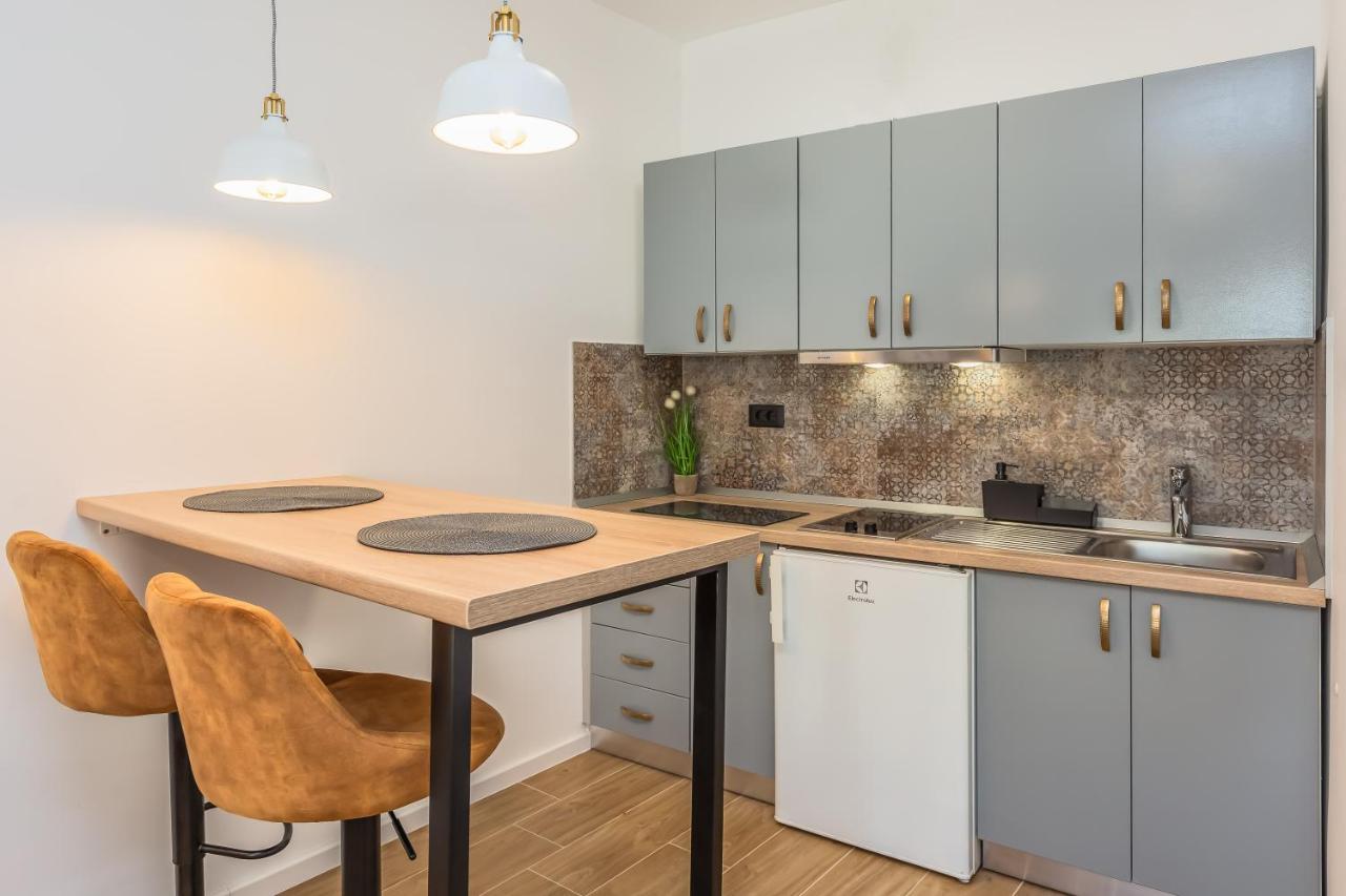 Apartmani Nikola Baška Voda Extérieur photo