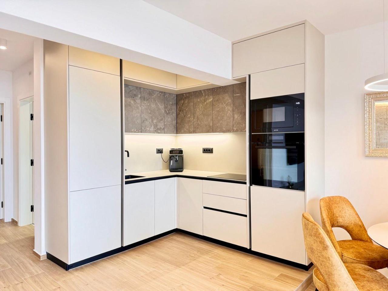 Apartmani Nikola Baška Voda Extérieur photo