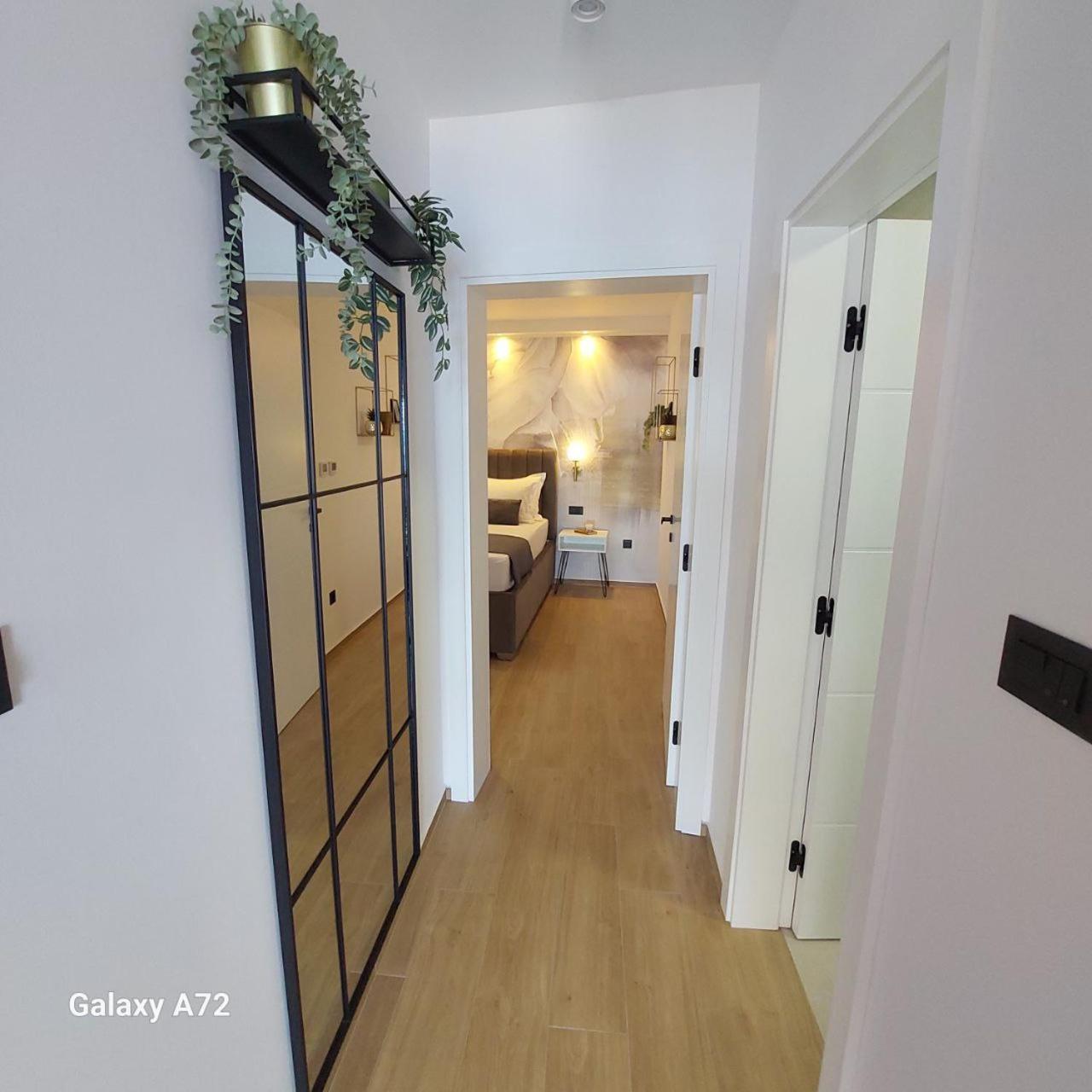 Apartmani Nikola Baška Voda Extérieur photo