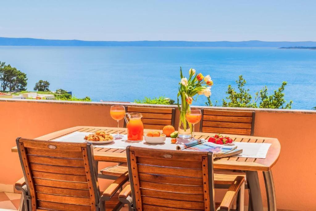 Apartmani Nikola Baška Voda Extérieur photo